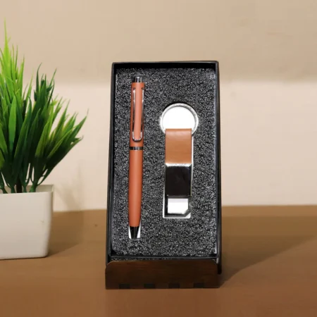 Personalized Pen & Keychain Gift Set - Elegant & Stylish
