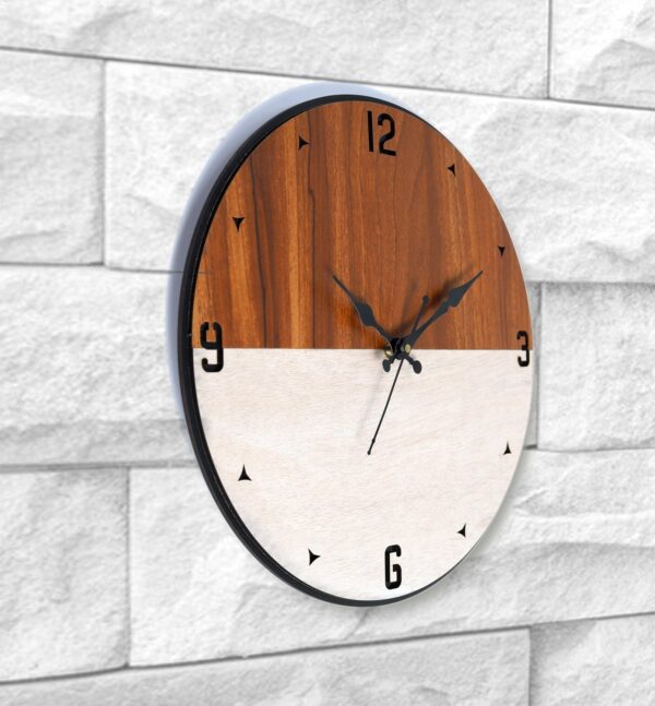 Round design Wall Clock - Image 2