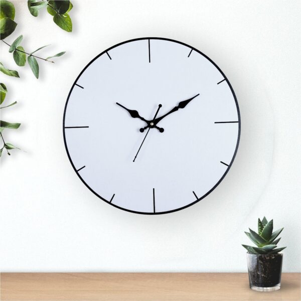 Awesome White color Round shape Wall Clock
